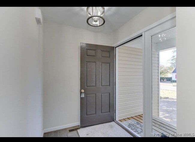 Building Photo - 4 Steeplechase Loop