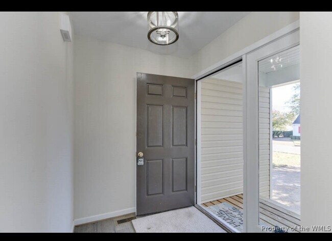 Foto del edificio - 4 Steeplechase Loop