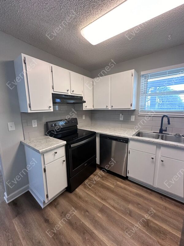 Foto del edificio - 6080 Parkglen Rd