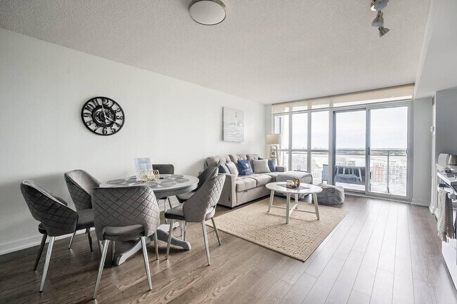 Photo du bâtiment - 462 Front St W