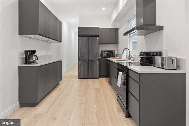 Building Photo - 1525 9th St NW