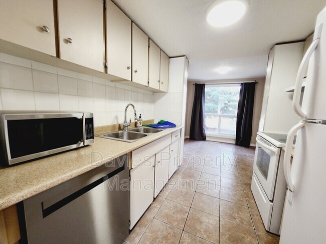 Building Photo - 237 Grandin Village