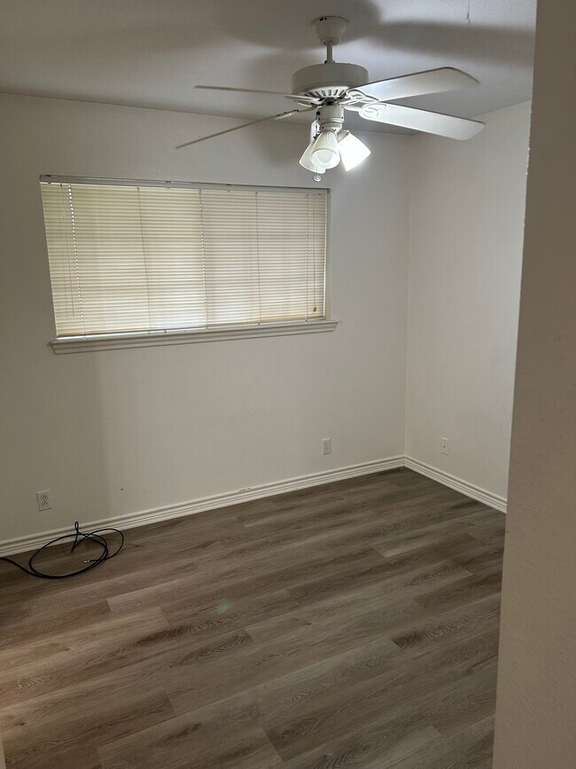 Foto del edificio - 2920 W Parnell St