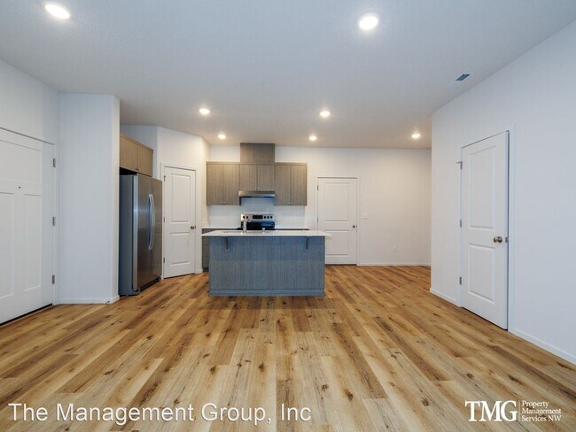Building Photo - 3 br, 2.5 bath House - 3314 E 36th Court