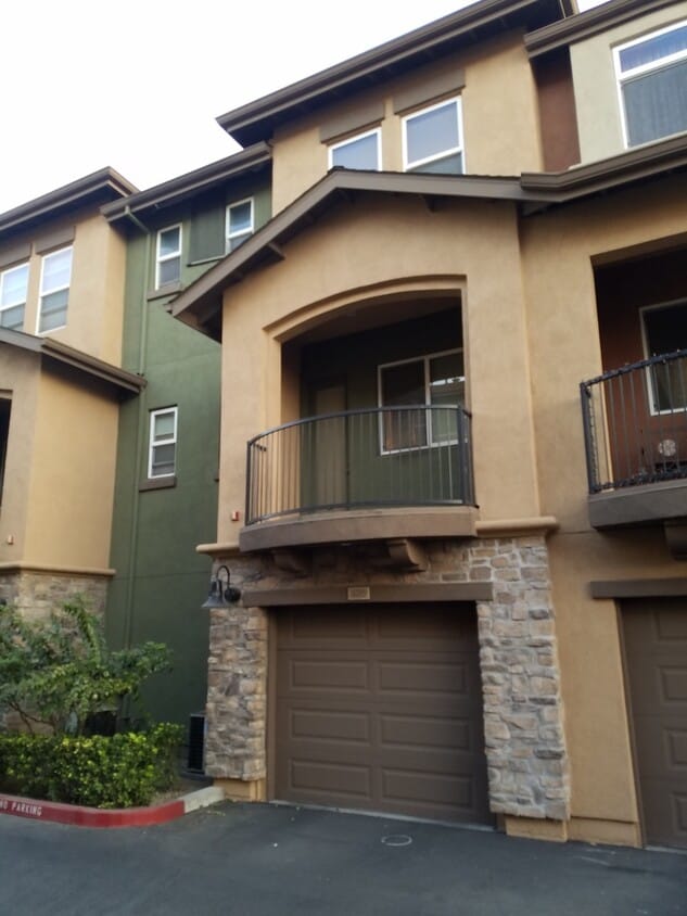 Primary Photo - Tri Level 2 Bedroom, 2 1/2 bath condo