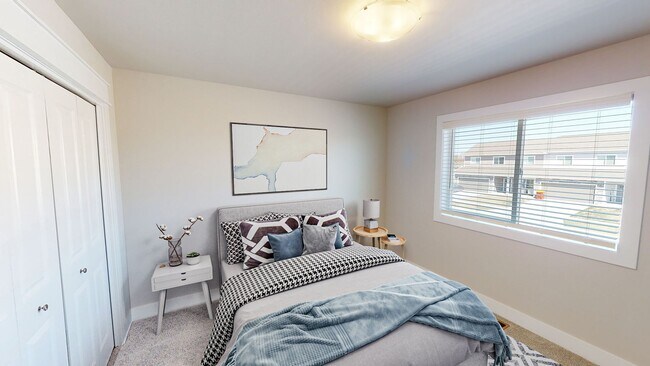 Building Photo - Gilbert 3 Bedroom Townhouse Available May 15th, 2026!