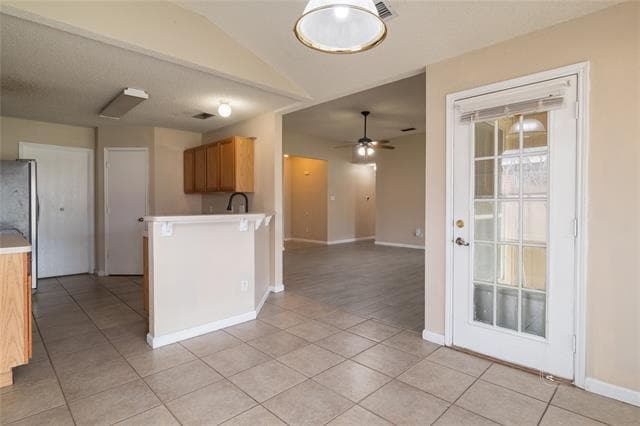 Building Photo - 841 McCully St