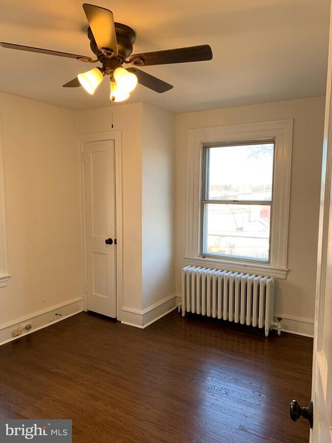 Building Photo - 80 Marple Ave