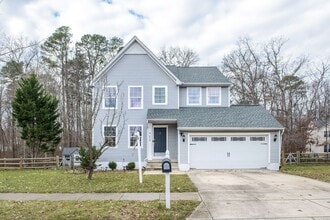 Building Photo - 8008 High Oak Rd