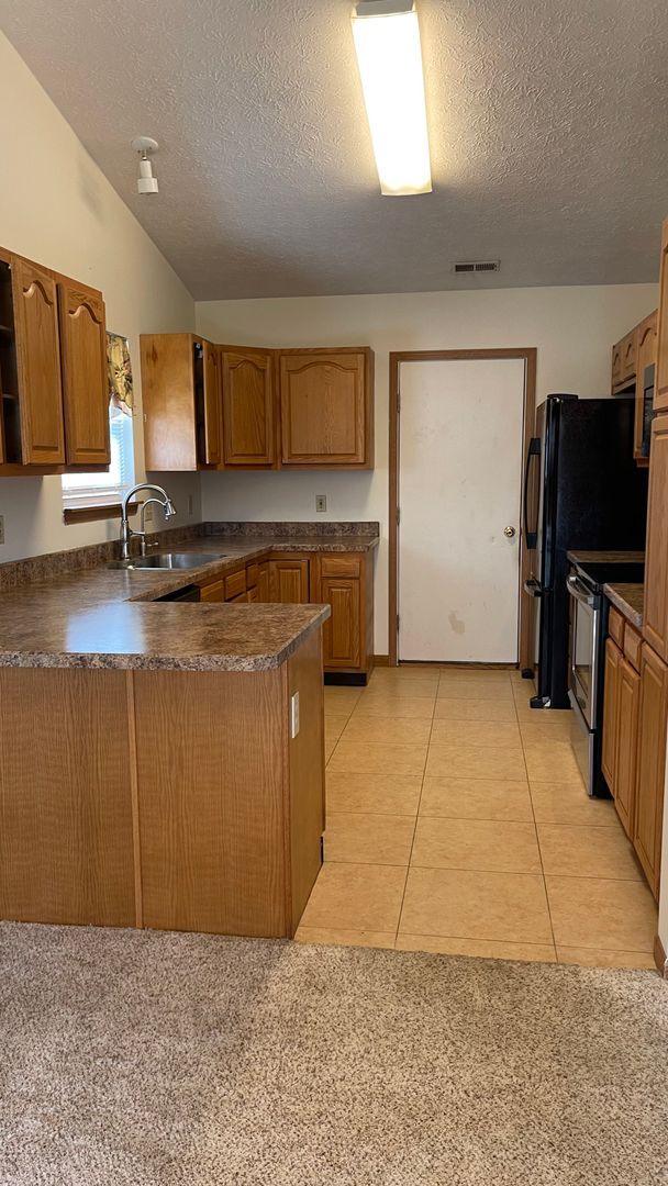 Photo - 205 S Furlong Dr House
