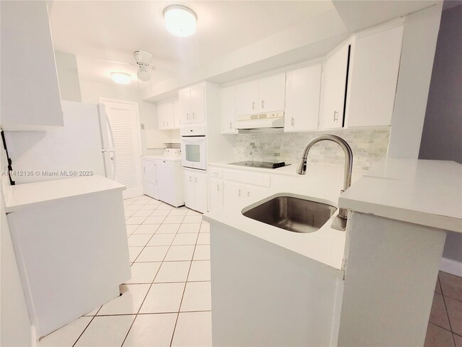Foto del edificio - 4213 NE 21st Ave