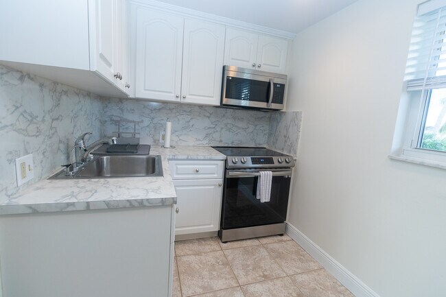 Foto del edificio - 3770 NE 171st St