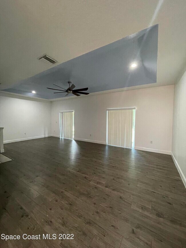 Foto del edificio - 2220 S Deleon Ave