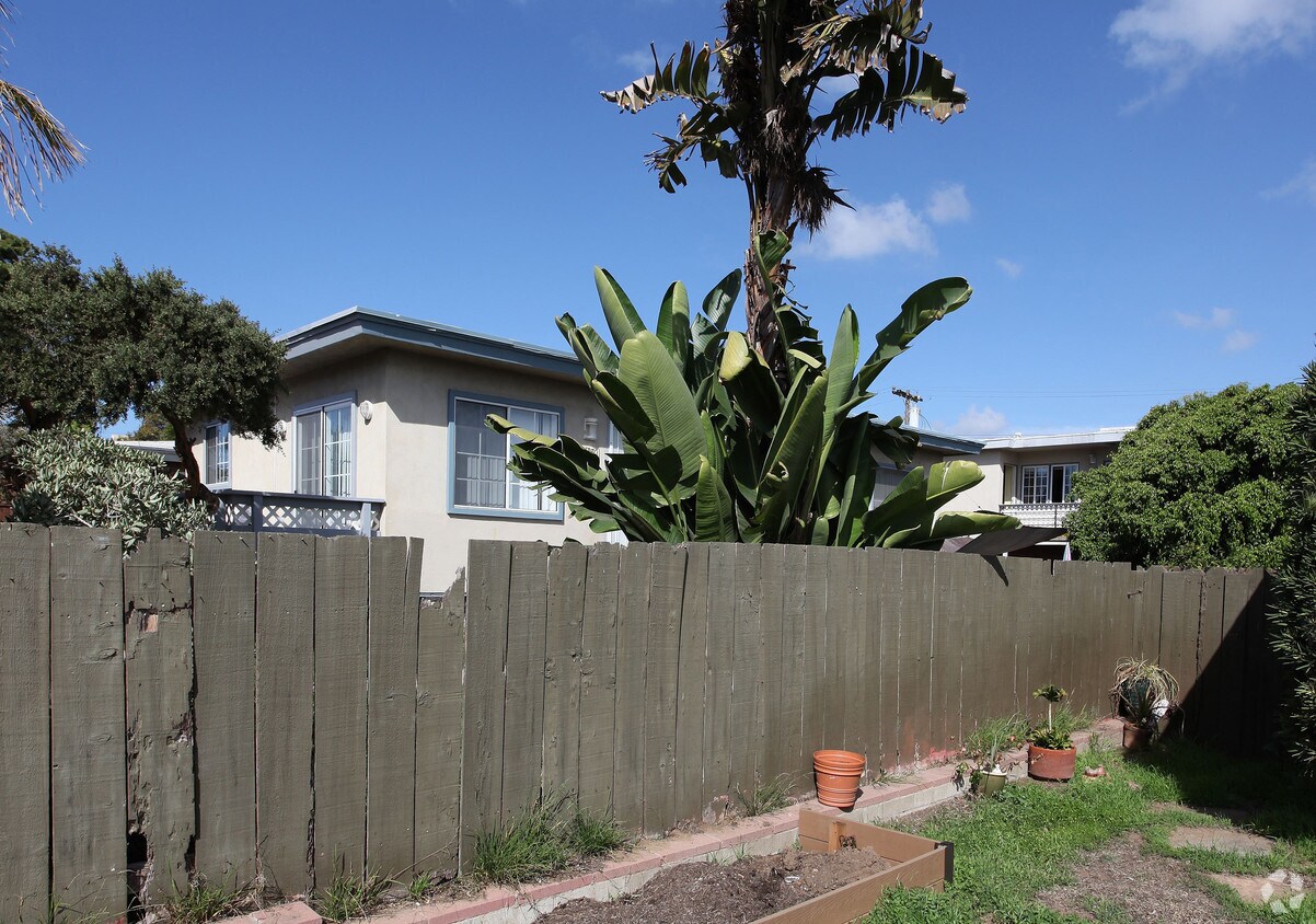 Foto del edificio - 4370-4376 Mentone St