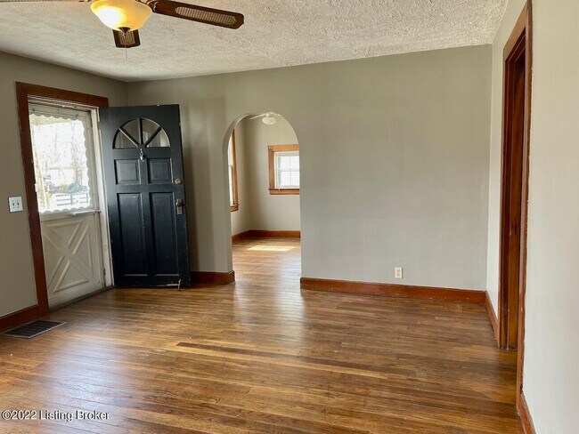 Foto del edificio - 6814 Beech Ave