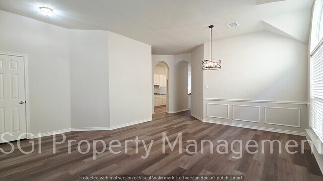 Building Photo - 3305 Woodbluff Ln