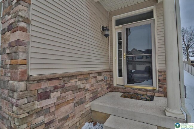 Foto del edificio - 311 McNair Dr