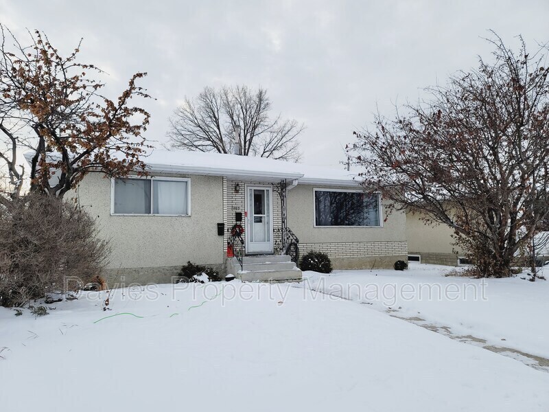 Primary Photo - 7823-132A 132a Ave NW