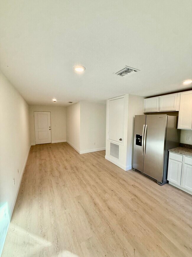 Building Photo - 505 N 27th St