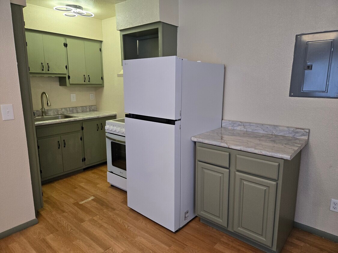 Kitchen - 909 1/2 N 7th St