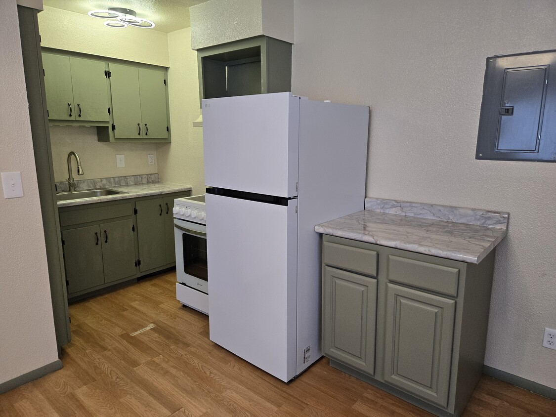 Kitchen - 909 1/2 N 7th St