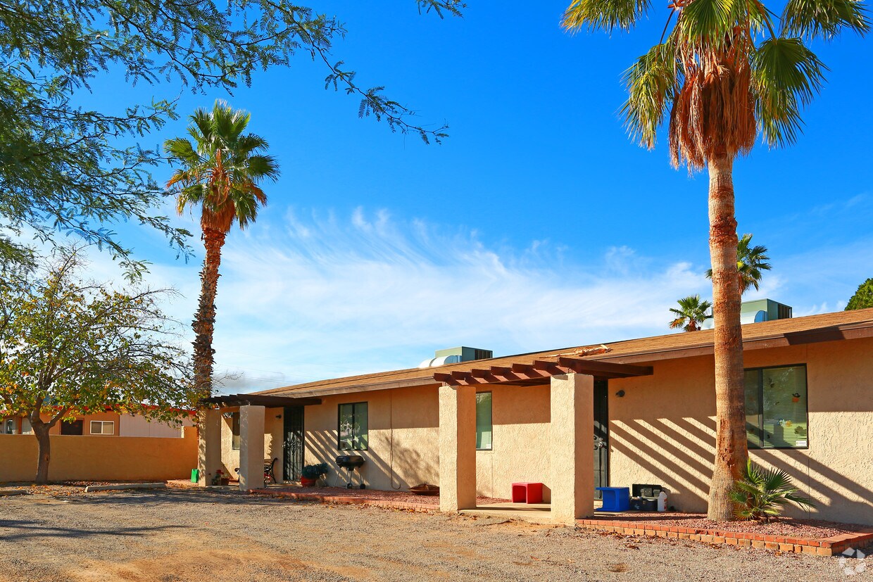 Building Photo - 1800 South Sahuara Avenue Apartments