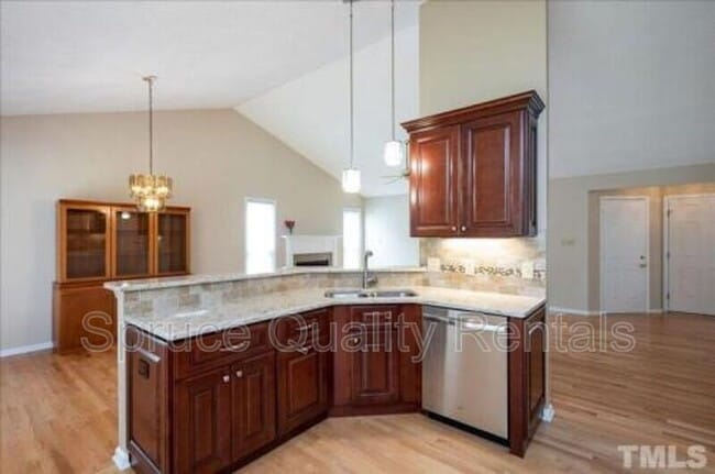 Building Photo - 4605 Knightsbridge Way