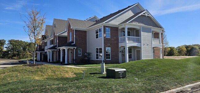 Foto del edificio - Emery Oak-2Br/2Ba Rental Home-First Floor