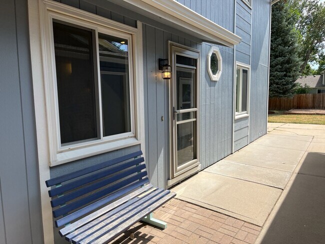 Foto del edificio - 3 Bed 2.5 Bath Single-Family Home on Cul-De-Sac w/ Large Fenced Backyard, Garage