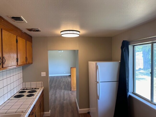 Foto del edificio - 8209 Judette Ave