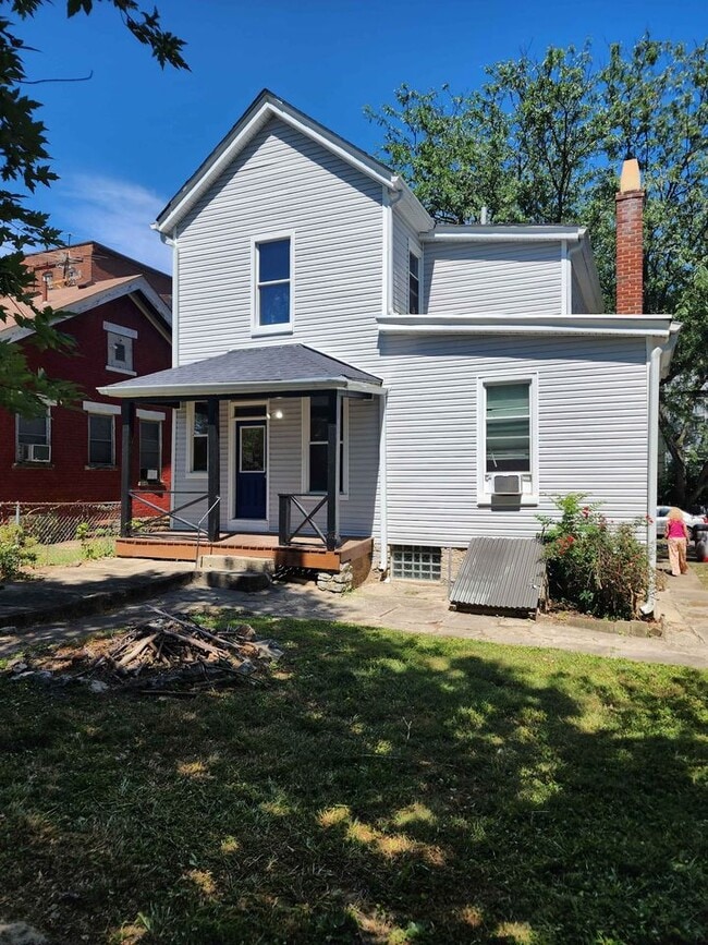 Photo - 1605 Banklick St House