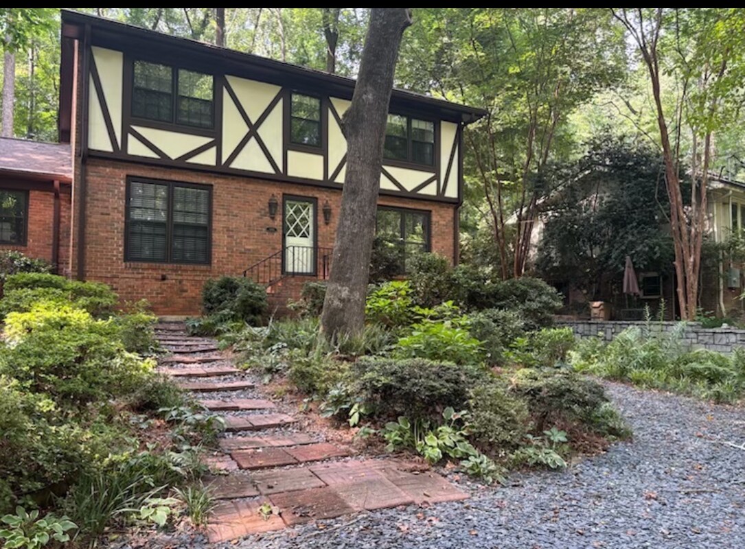 Foto del edificio - 3324 Henderson Creek Rd