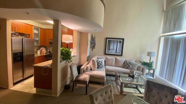 Building Photo - 620 S Gramercy Pl