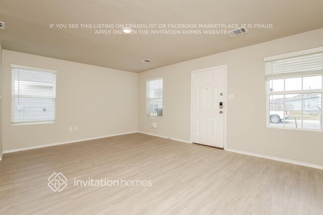 Foto del edificio - 8142 Serro Medina