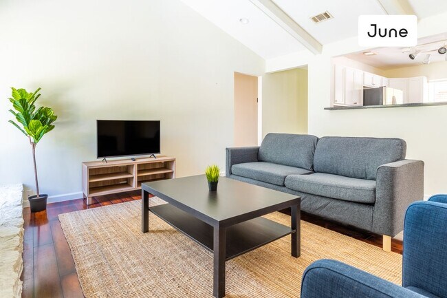 ROOM ONLY in 4-bed/2.0-bath Home - 4