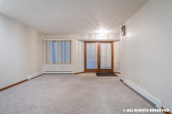 Building Photo - 401 W 16th ave