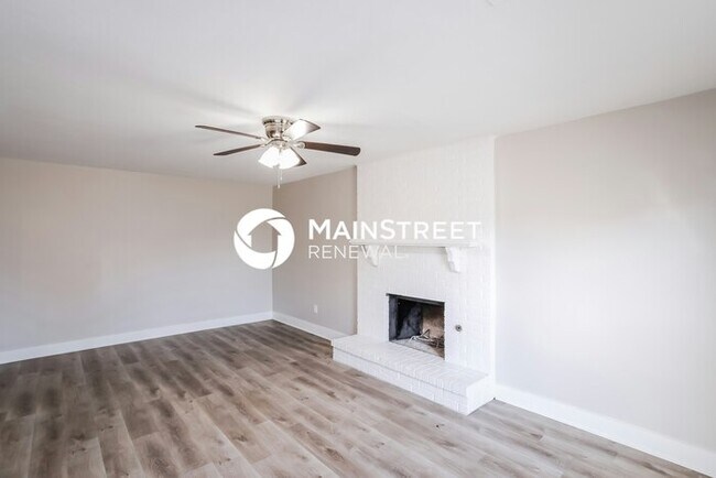 Foto del edificio - 3 Bedroom Pet-Friendly Home in Edmond, OK with Main Street Renewal