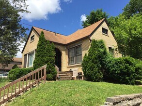 Building Photo - 111 E Cottage Grove Ave