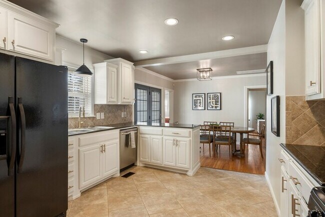 Building Photo - Extraordinary EXPO! 4bed/2bath-Fabulousness