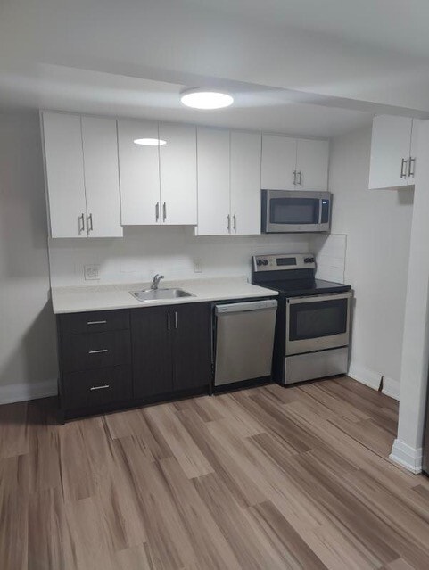 Building Photo - RENOVATED 2 BEDROOM APARTMENT ON UPPER FLOOR! FREE MONTH'S RENT!