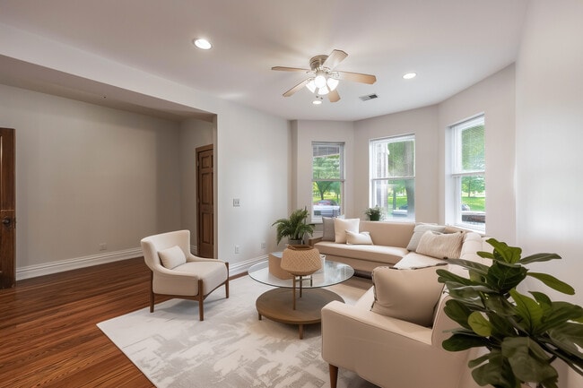 Foto del edificio - 1010 N Kedzie Ave