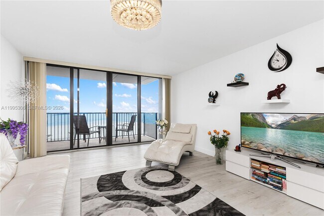 Building Photo - 2201 S Ocean Dr