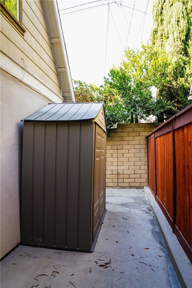 Foto del edificio - Craftsman-Style 3BR Home with Garage & Private Patio in North Monrovia