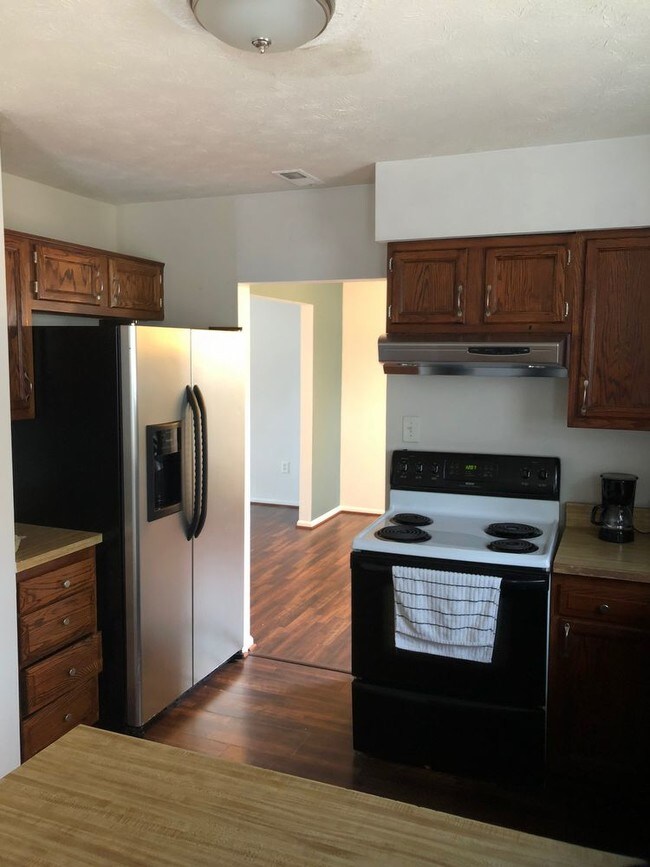 Building Photo - 32 Saint Albans Blvd