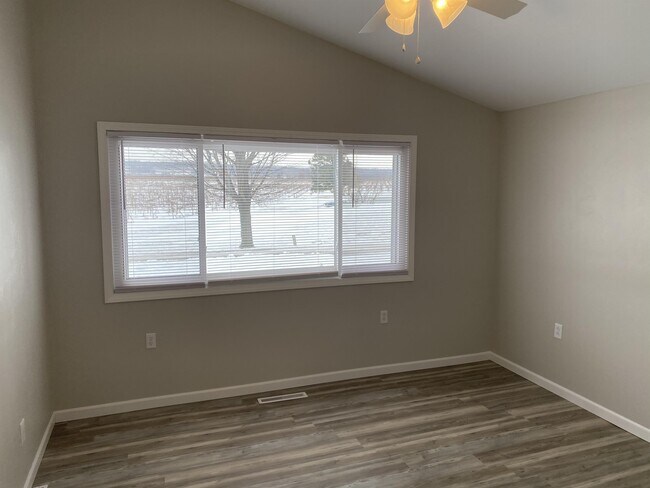 Building Photo - 8946 Bernet Rd
