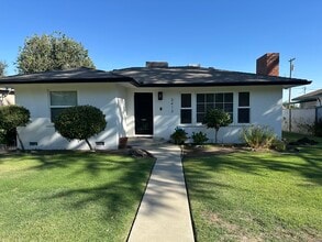 Building Photo - 3413 La Cresta Dr