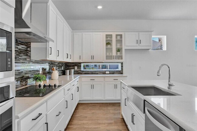 Foto del edificio - 13640 McMillan Dr