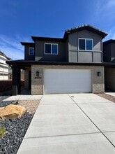 Building Photo - 4000 Razor Dr