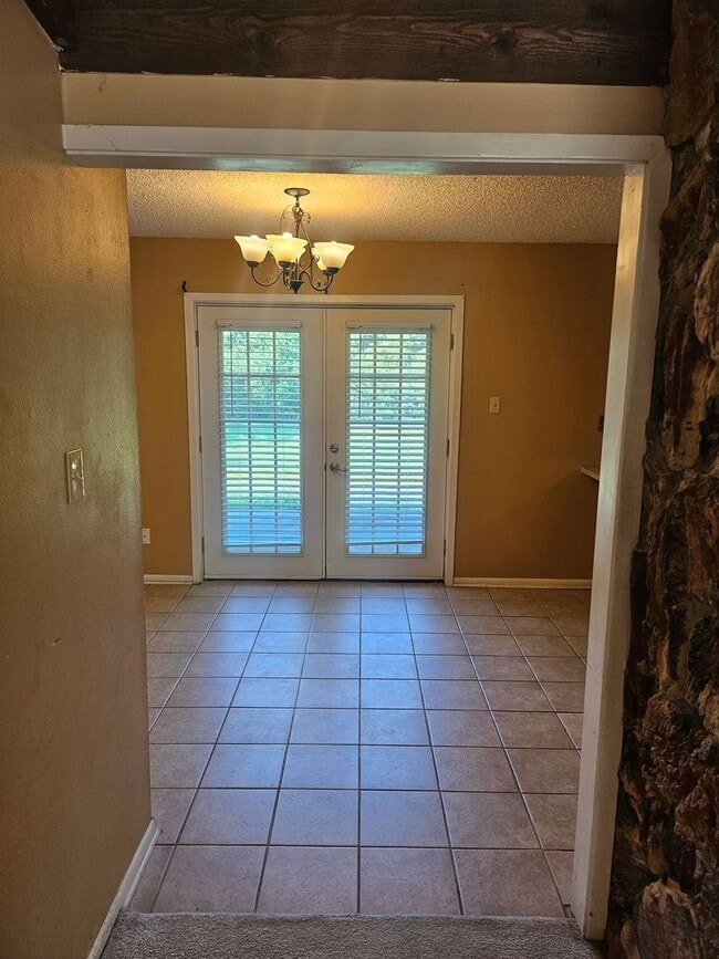 Building Photo - 105 Amelia Dr