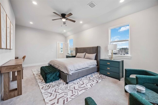 Building Photo - 303 Charlock St